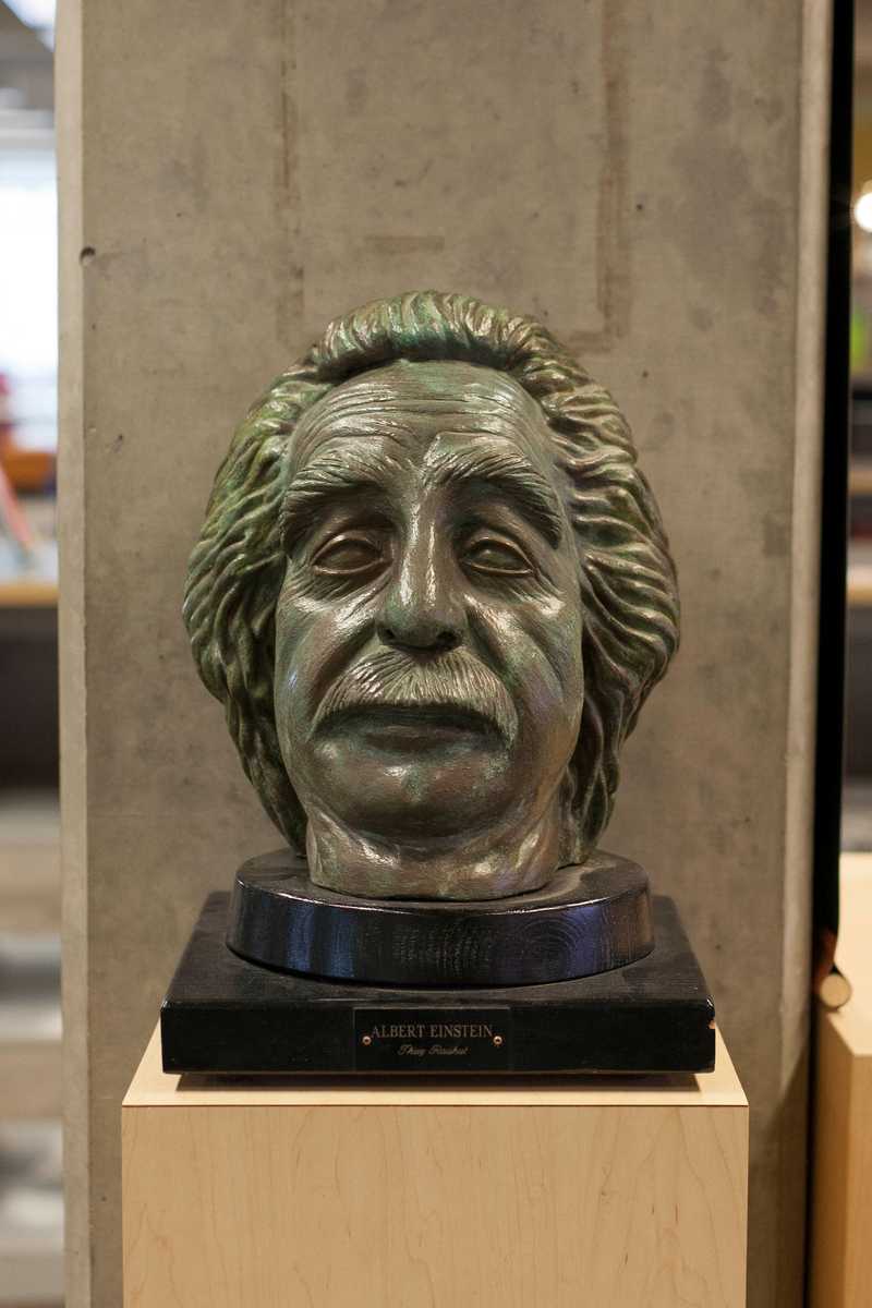 Bronze and ceramic bust of Alber